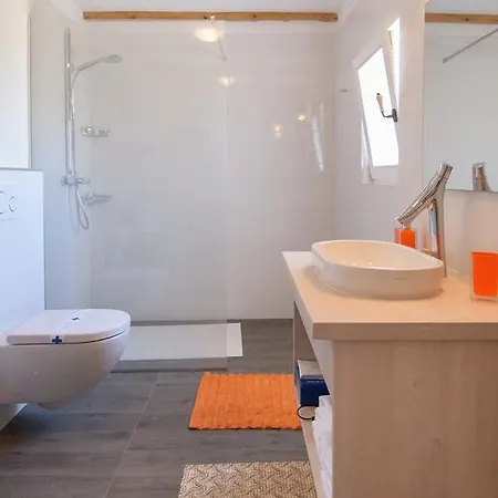 Borgo 8 * Tar-Vabriga