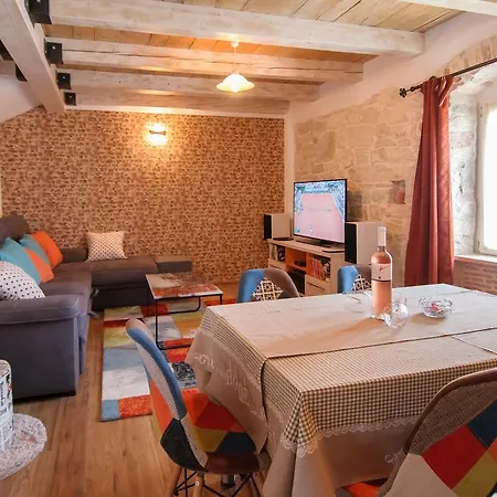 Borgo 8