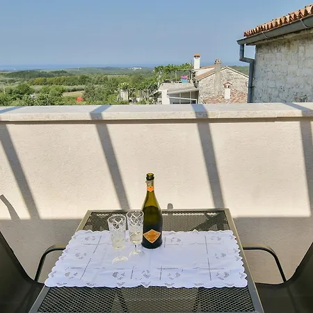 Borgo 8 Apartment